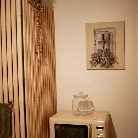Pierres Et Lavandes Jacuzzi,sauna Et Petit-dejeuner * Rousson (Gard)