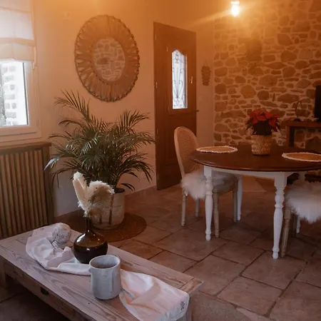Pierres Et Lavandes Jacuzzi,sauna Et Petit-dejeuner Сasa de vacaciones *