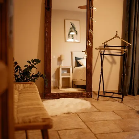 Pierres Et Lavandes Jacuzzi,sauna Et Petit-dejeuner