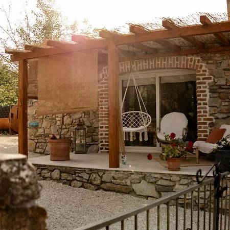 Pierres Et Lavandes Jacuzzi,sauna Et Petit-dejeuner * Rousson (Gard)